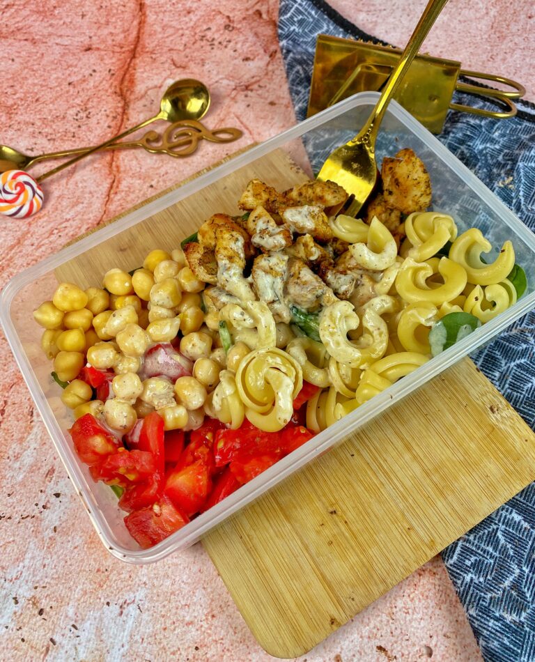 Jak przygotować smaczne i zdrowe śniadanie do pracy? Fit przepisy na śniadania